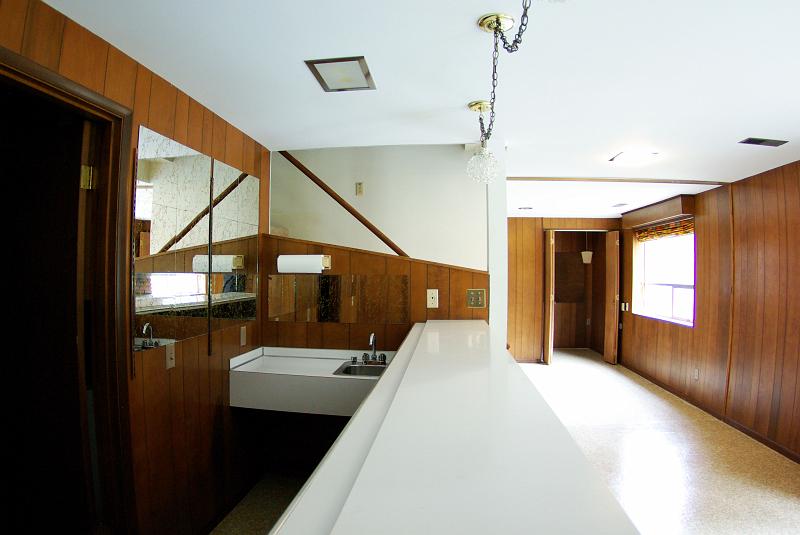 (21) wet bar.jpg