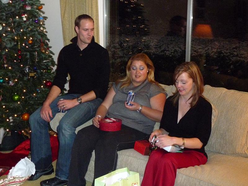 (09) Gift Exchange.jpg