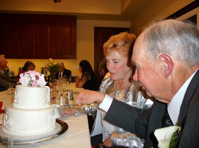 (09) Cutting the Cake.jpg