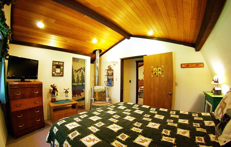 (10) First Bedroom.jpg